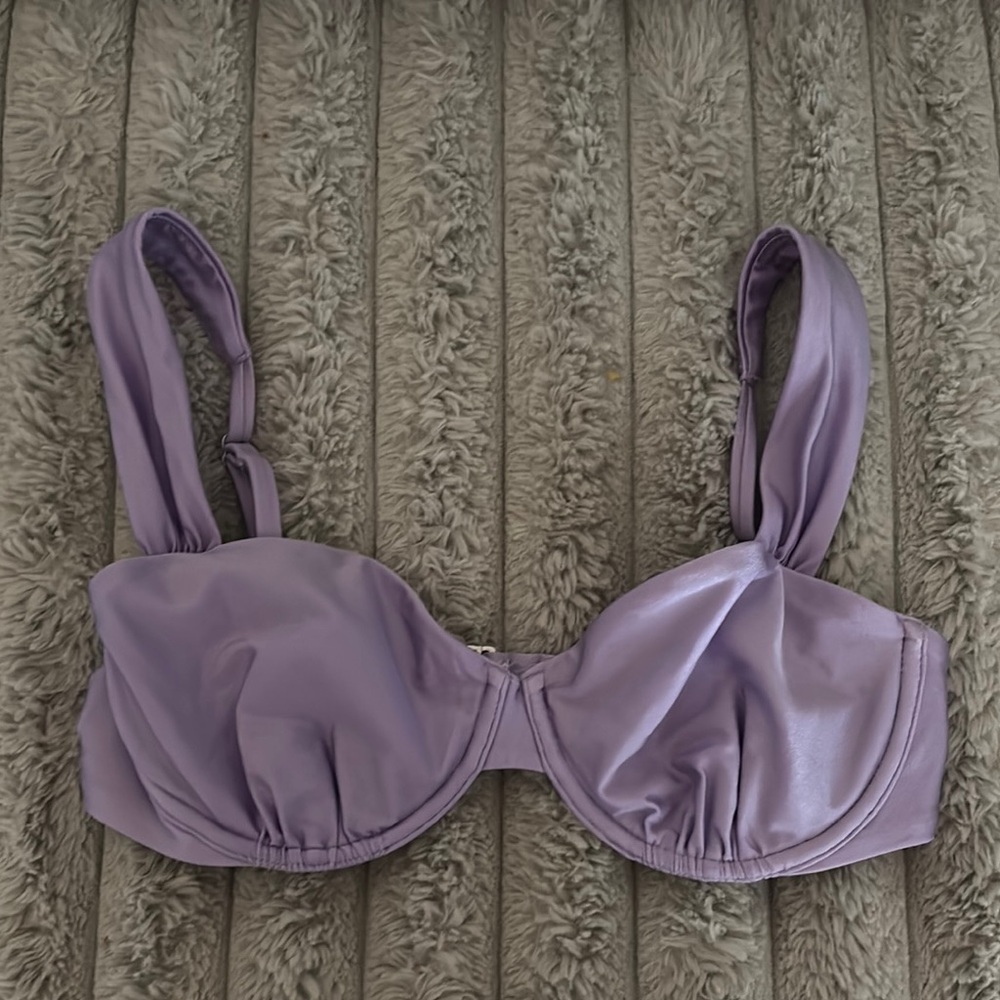 Abercrombie & Fitch Lilac Bikini Top Size Medium💜